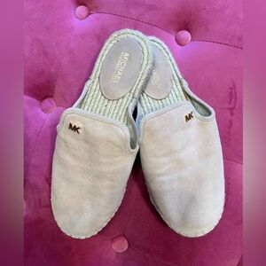Like new light pink MK loafers